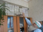 А это те самые 30 000 карточек, в которые заносились сведения из уголовных дел на каждого репрессированного. Фото сделано в 2002 году. Увы, сейчас на архивной картотеке можно поставить крест. Как рассказала председатель Ассоциации жертв политических репрессий Нина Вечер, архив находился в частном доме Рево Сафронова и сильно пострадал. Часть утеряна, часть объедена крысами