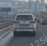 Во Владивостоке автомобилисты выживают нахала с парковки для инвалидов - Baikal24.Ru