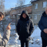 По обращению жителей из-за стоков воды с неприятным запахом депутаты и мэрия провели совместное выездное совещание по ул. Целинная - Дума города Иркутска