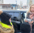 Инспекторы ГИБДД вместе с Дедом Морозом и Снегурочкой поздравили братчан с наступающим новым годом и напомнили об осторожности на дороге - ГИБДД Иркутской области