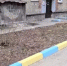В Новосибирске горожане возмутились желто-голубым бордюром около дома - Baikal24.Ru
