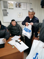 Представители ЛДПР поздравили участковых полиции с профессиональным праздником