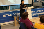На площадке иркутского Штаба общественной поддержки «Единой России» представителей старшего поколения консультировали, как уберечься от интернет-мошенников
