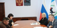 Игорь Кобзев на приеме граждан обсудил благоустройство территорий в поселке Новонукутский - Baikal24.Ru