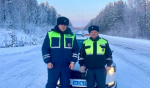 В Приангарье госавтоинспекторы помогли девушке, у которой сломался автомобиль (Видео)