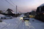 В Урике 7-летняя девочка погибла под колесами автомобиля, съезжая с горки