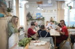 Семейный инклюзивный центр «Гнездо» в Братске на средства гранта «Губернское собрание общественности Иркутской области» создал творческие мастерские