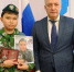 Сын погибшего Айслан и губернатор Игорь Кобзев. Фото пресс-службы правительства Иркутской области - Irk.Ru