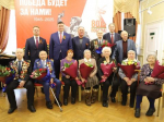 Мэр Иркутска вручил иркутянам юбилейные медали к 80-летию Великой Победы