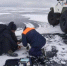 На Байкале в семи километрах от берега мужчина сломал ногу - Baikal24.Ru