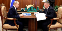 Встреча Владимира Путина и Игоря Кобзева. Фото с сайта Кремля - Irk.Ru