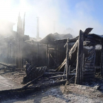 Крупный пожар охватил гостиничный комплекс в Ольхонском районе