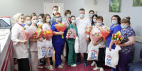 Игорь Кобзев и Дмитрий Брянский поздравили женские коллективы перинатального центра, МВД и главного управления МЧС в Иркутске с 8 Марта - Единая Россия