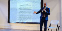 Образовательное мероприятие для молодых законодателей с участием депутата Дмитрия Мясникова. Фото IRK.ru - Irk.Ru