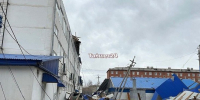 В Тайшете с торгового центра сорвало крышу. Фото ИА «Тайшет24» - Irk.Ru