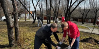 Депутаты думы Иркутска из Ленинского и Октябрьского районов приняли участие в субботнике - Baikal24.Ru