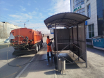В Иркутске продолжается уборка улиц и ремонт дорог большими картами