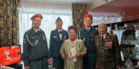 Сотрудники МЧС России и кадеты классов МЧС поздравили ветеранов Иркутской области с Днём Победы - МЧС Иркутской области