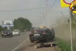 Под Шелеховым водитель мопеда бился об забор и обвинял инспектора в нападении