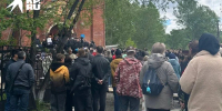 В Байкальске подростки потеряли сознание во время прощания с убитыми в бойне - КП-Иркутск