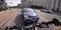 Пьяная иркутянка с ребенком ехала по встречке в центре города (Видео) - Weacom.Ru