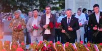 Более 10 тысяч свечей в форме бомбардировщика Ил-4 зажгли в память о героях Великой Отечественной войны в Иркутске - ИА ИркСиб