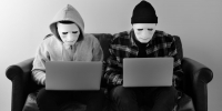 Мошенники заставили пенсионерку из Тулуна облить офис банка зеленкой под провокационные выкрики (Видео) - Weacom.Ru