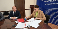 Подача документов. Фото пресс-службы Избирательной комиссии Иркутской области - Irk.Ru