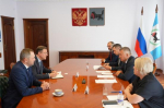 Реализацию инвестпроектов по развитию авиационной отрасли обсудили Игорь Кобзев и Дмитрий Азаров