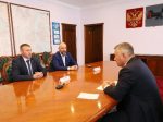 Герой России проходит стажировку в правительстве Приангарья под наставничеством Игоря Кобзева