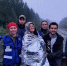 Женщина с волонтерами. Фото пресс-службы ГУ МВД России по Иркутской области - Irk.Ru