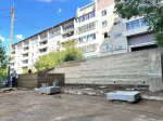 Ремонт подпорных стен, лестниц и арок ведется в Университетском (фоторепортаж)