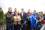 Губернатор и мэр поздравили жителей Батарейной с открытием путепровода