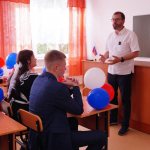 Председатель Заксобрания Прибайкалья провел открытый урок для старшеклассников Черемховского района