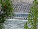 В Красноярске пытаются очистить Енисей водосбросом на ГЭС
