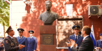 В Иркутске открыли памятник первому руководителю Восточно-Сибирской транспортной прокуратуры - ИА Альтаир
