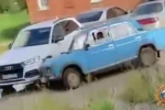 В Иркутске кроссовер съехал в реку Ангару