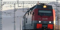 В Бурятии утром грузовой поезд врезался в грузовой автомобиль на переезде - Baikal24.Ru