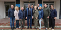 Депутаты ЗС доставили материалы в Кировск для ремонта спортивной школы - Законодательное Собрание