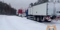 Фуры на трассе. Скриншот видео Госавтоинспекции Иркутской области - Irk.Ru