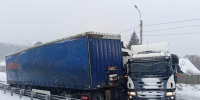 Автовоз и большегруз столкнулись в Шелеховском районе - Weacom.Ru
