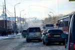 Водители массово пытались объехать пробку по тротуару в Свердловском районе Иркутска