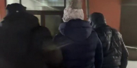 Задержание подозреваемой в убийстве. Скриншот видео СУ СКР по Иркутской области - Irk.Ru
