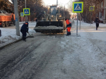 В Иркутске продолжаются грейдирование и противогололедная обработка дорог