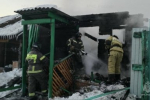 Шестерых человек спасли на ночном пожаре в селе Хомутово под Иркутском