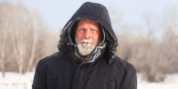 Корреспондент ИА IrkutskMedia окунулся в прорубь на Крещение в -32°C - IrkutskMedia.Ru