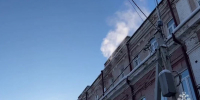 Здание, где произошел пожар. Скриншот видео ГУ МЧС по региону - Irk.Ru