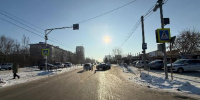Автомобиль сбил девочку на пешеходном переходе среди бела дня в Омске - Baikal24.Ru