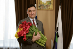 Яркое нашествие цветов на город. «Горзеленхоз» к 8 Марта буквально засыпал Иркутск тюльпанами — более миллиона штук!