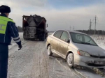 В Тайшетском округе полицейские спасли женщину и ребёнка после опрокидывания автомобиля из-за ураганного ветра